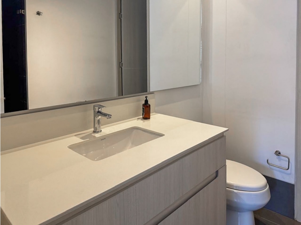 Apartaestudio para venta en El Poblado, cerca al Tesoro — foto 6