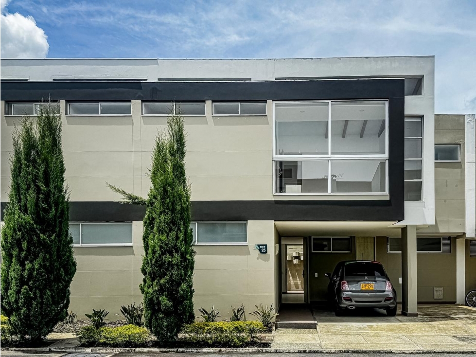 Casa para la renta y venta en llanogrande