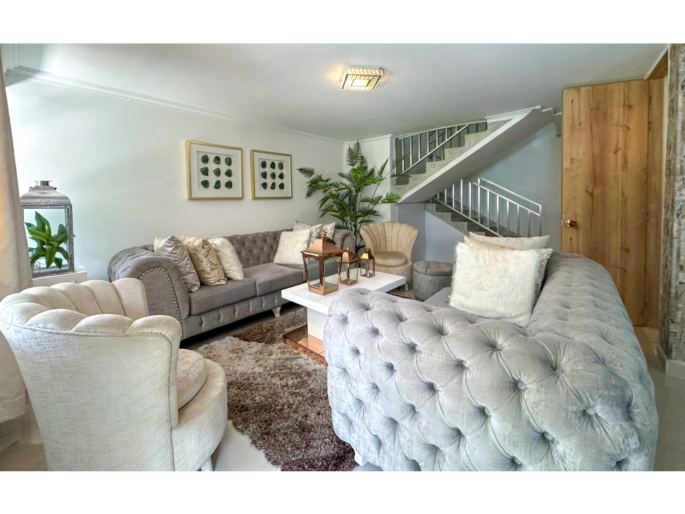Espectacular casa esquinera en venta Laureles — foto 3