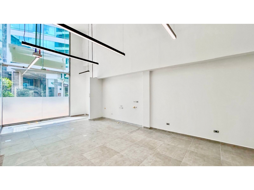 Local comercial para la renta en San Fernando Plaza — foto 5