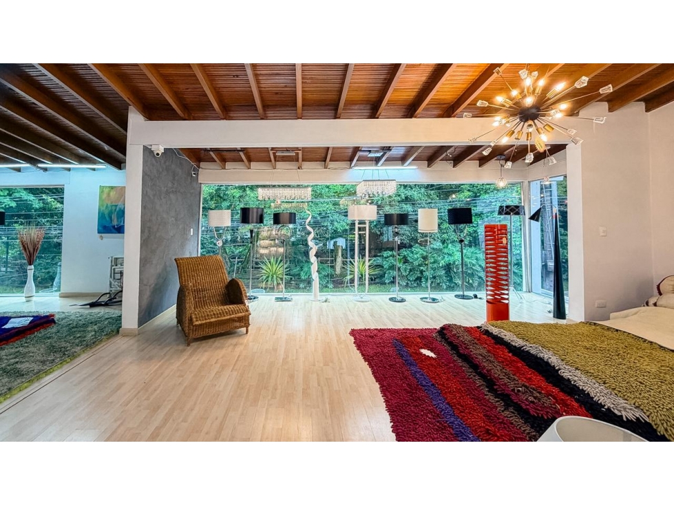 Casa-local para la renta tradicional en El Poblado, Patio bonito — foto 5