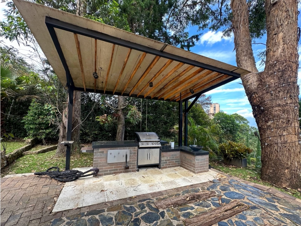 Casa para la venta en El Poblado, en unidad cerrada — foto 6