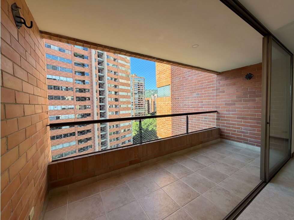 Apartamento para renta y venta en El Poblado-Milla de oro, piso 14 — foto 4