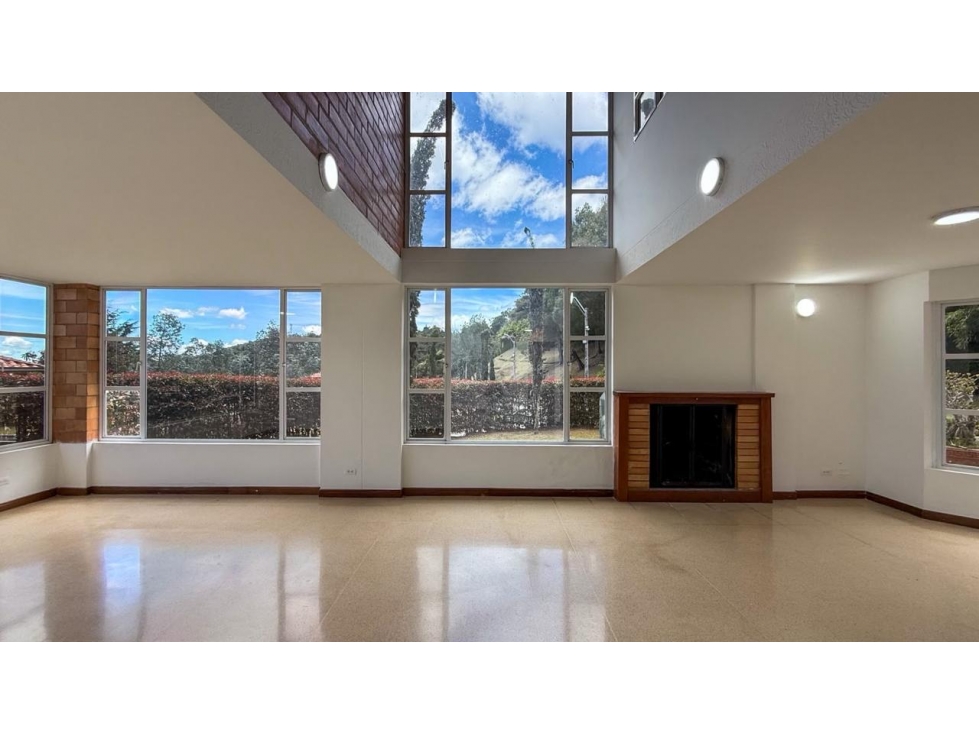 Casa para venta en Altos del Escobero en unidad cerrada — foto 4