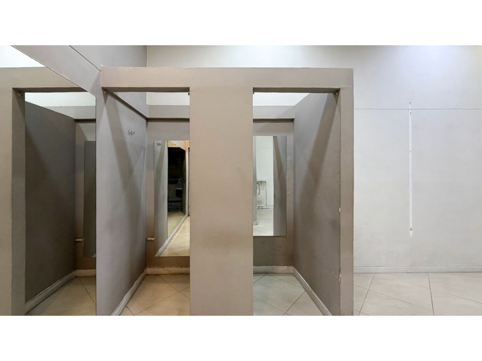 Local comercial en renta y venta en El Poblado, en CC San Diego — foto 4
