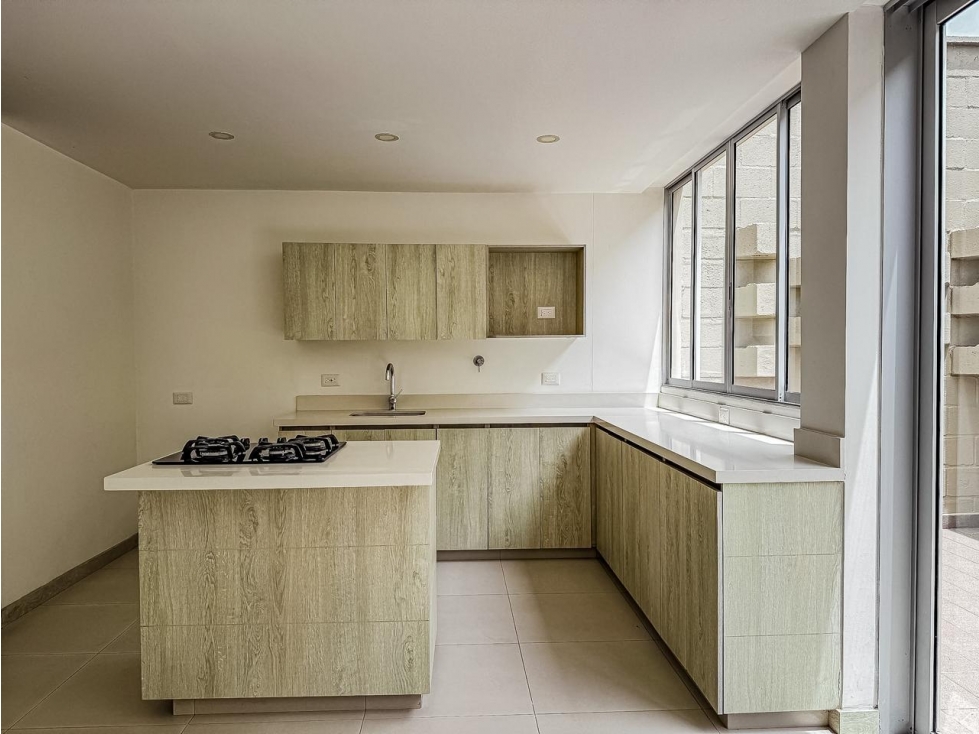 Casa para la renta y venta en llanogrande — foto 5
