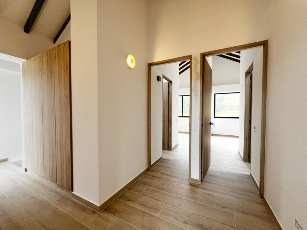 Casa de dos niveles para la venta en El Retiro — foto 5