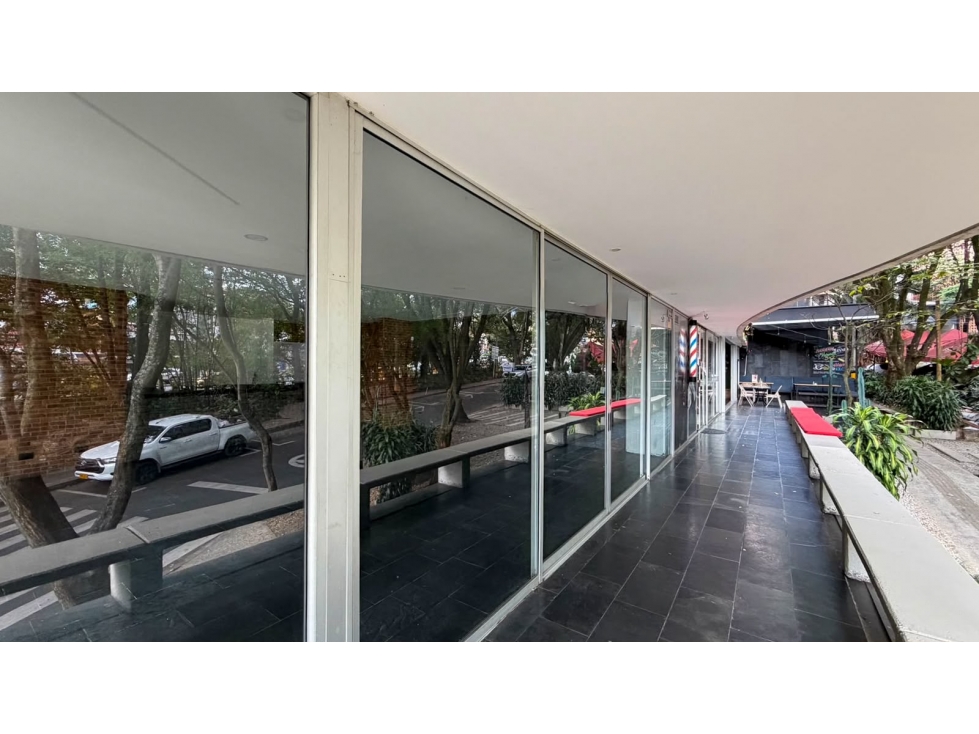 Local comercial con terraza para venta y renta en El Poblado, Manila — foto 5