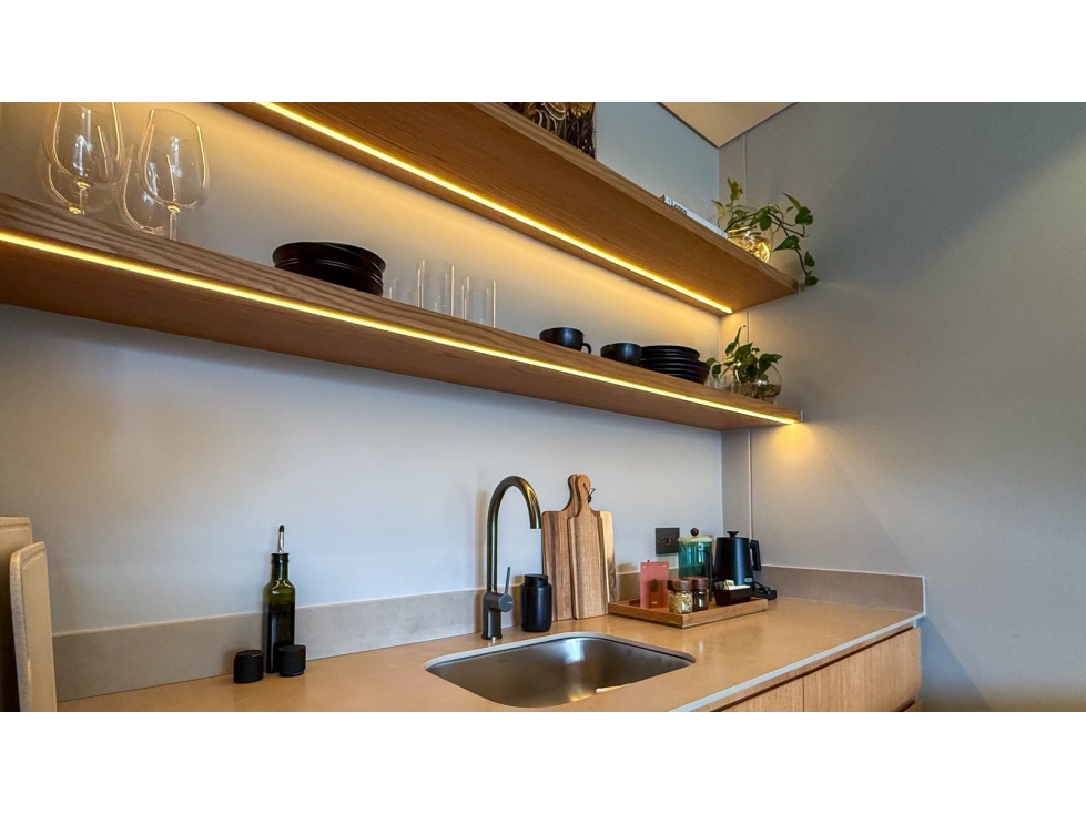 Apartasuite para venta en El Poblado, en proyecto hotelero, pisto alto — foto 5