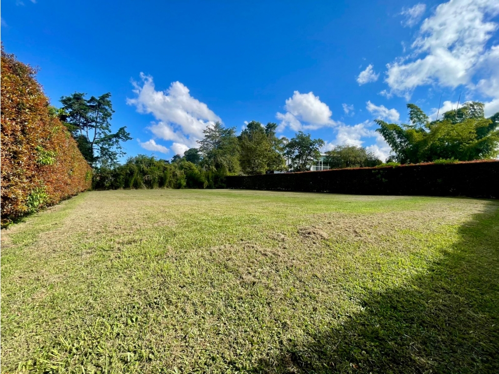 Excelente Lote Ubicado en Parcelación en Llano Grande — foto 6