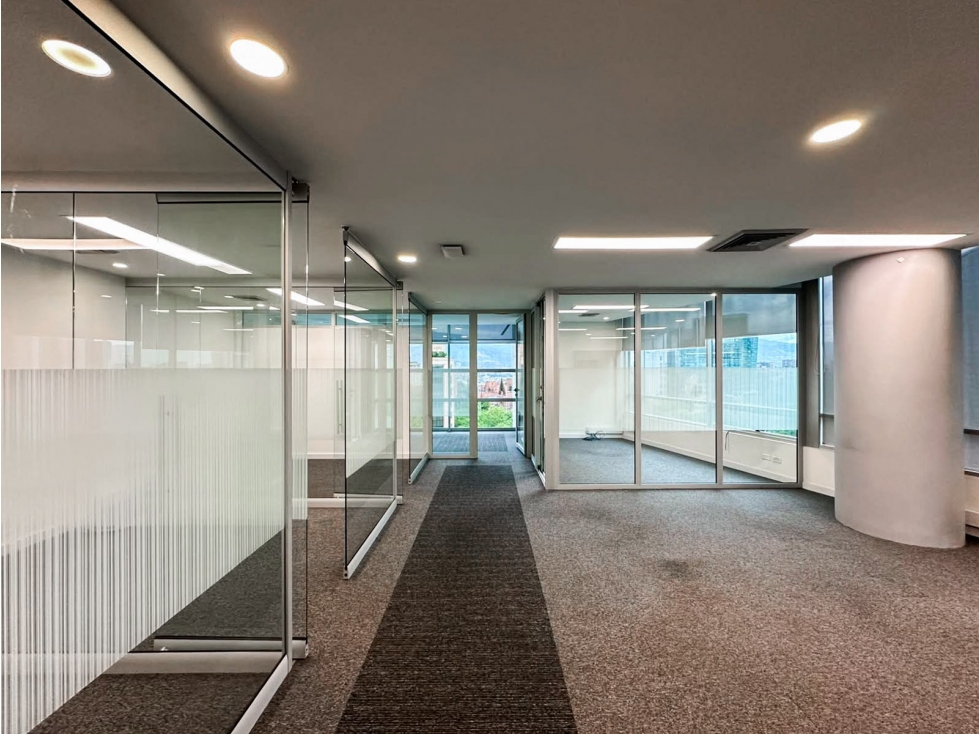 Oficina para renta tradicional en El Poblado, Milla de oro