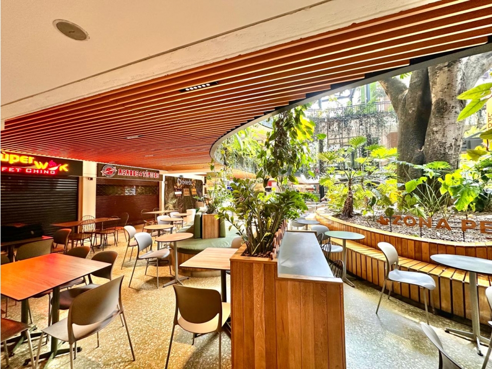 Local comercial para la renta en el C.C Oviedo