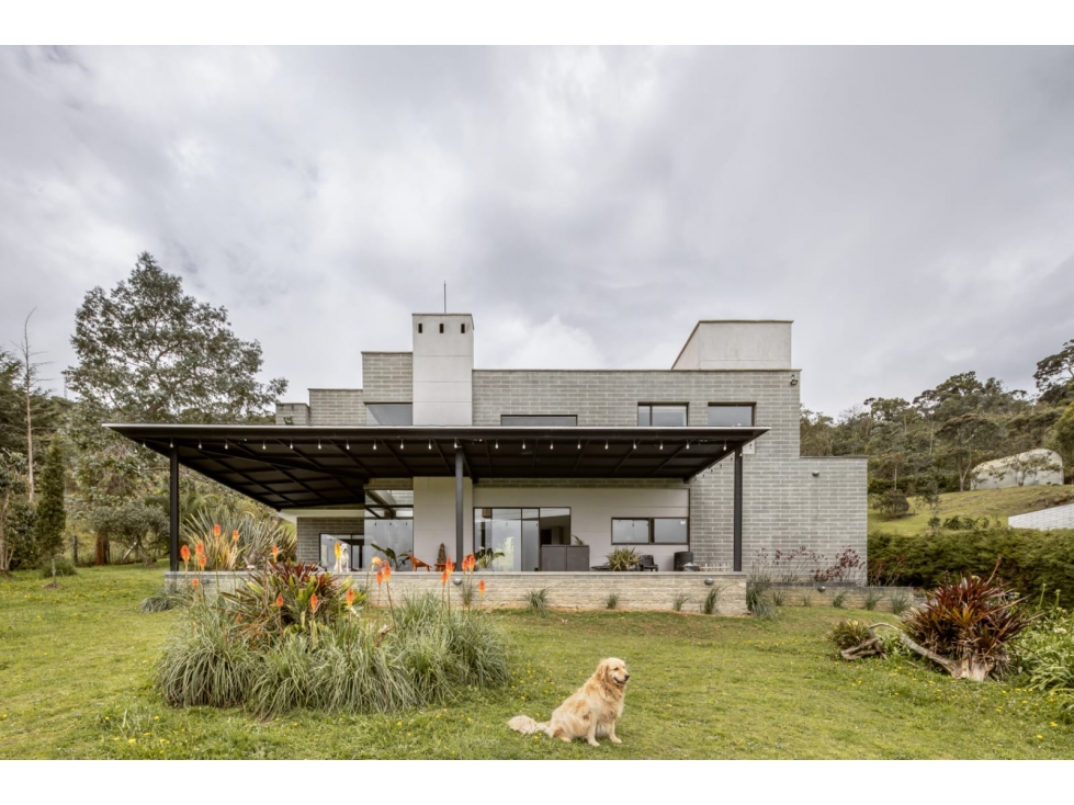 Casa y lote para la venta en Santa Elena
