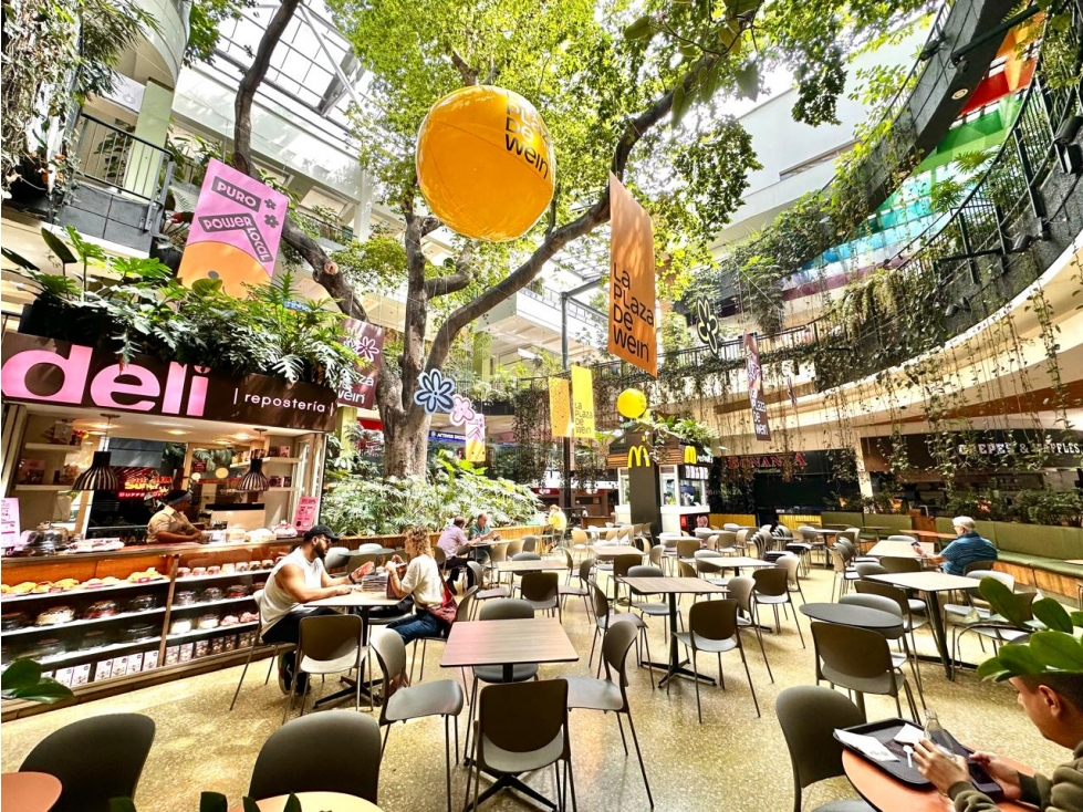 Local comercial para la renta en el C.C Oviedo — foto 2