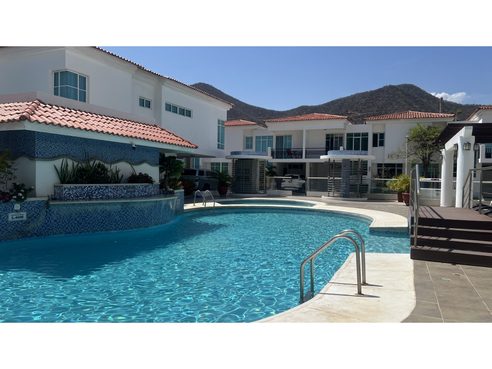 EN VENTA CASA EN RODADERO RESERVADO
