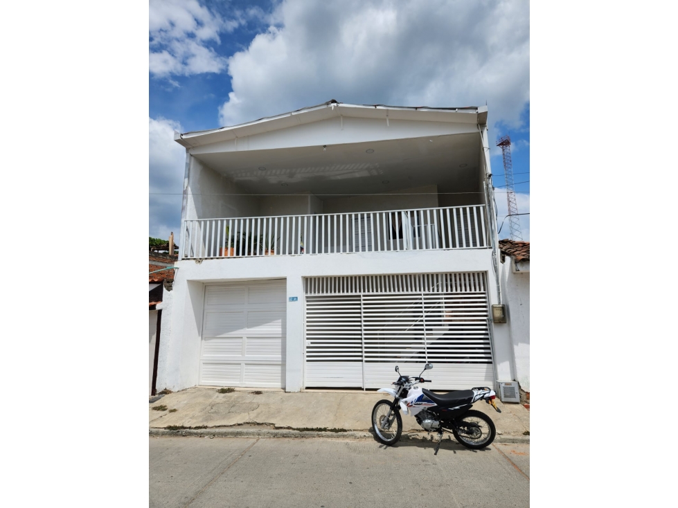 VENDO HERMOSA CASA BIFAMILIAR EXC. UBICACIÓN EN ROZO(FG)CW:7210619