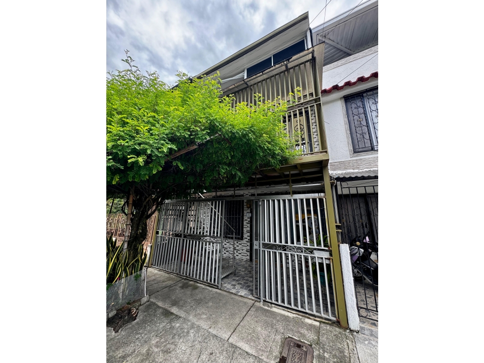 VENDO CASA TRIFAMILIAR EN EL B/. EL SEMBRADOR-PALMIRA(FG)W9513395