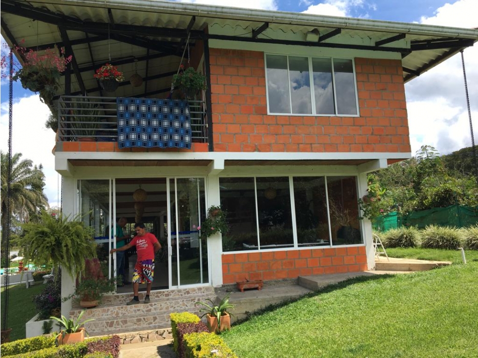 VENDO HERMOSA CASA-FINCA CAMPESTRE EN EL LAGO CALIMA (YL) CW:5294270 - 2