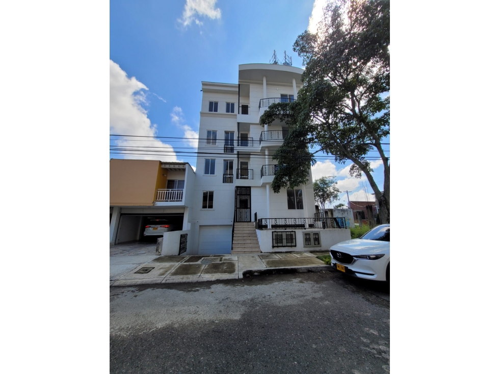 VENDO ESPECTACULAR EDIFICIO EN EL INGENIO DE 4 PISOS(A.C) CW:6435307
