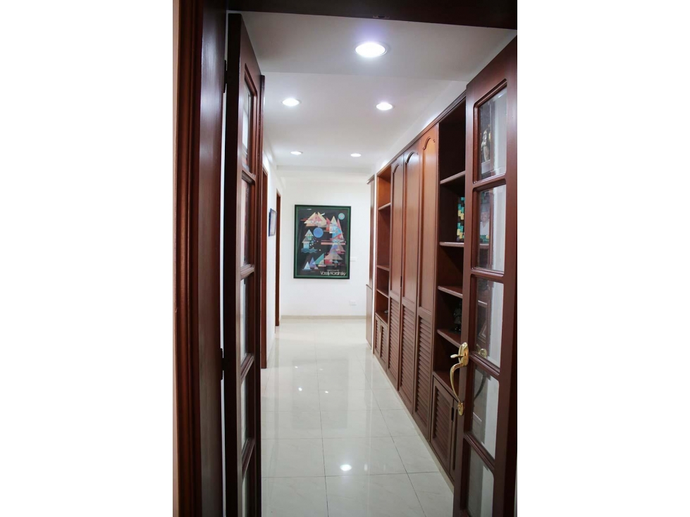 VENDO HERMOSO APTO DE 240M2 EN GRANADA PISO 8(ED)CW:7344575 — foto 6