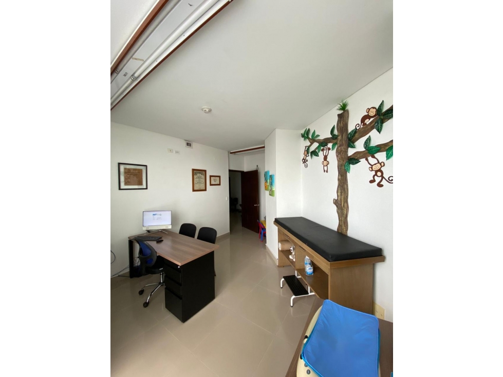 VENDO CONSULTORIO MEDICO EN CLINICA FARALLONES (I.K) CW:8337770