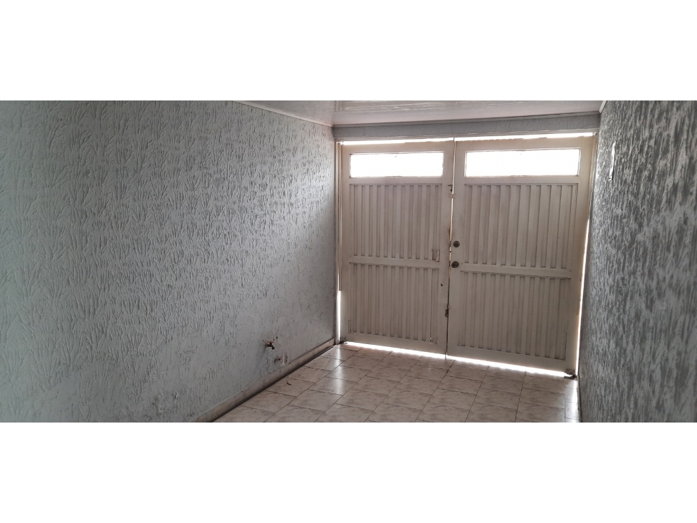 VENDO CASA DE 1 PISO EN PRADOS DEL NORTE (E.R) CW:9336689 — foto 2