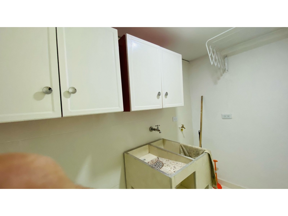 SE VENDE APARTAMENTO EN ZONA SANTAROSA CALI (F.G) CW:8613711