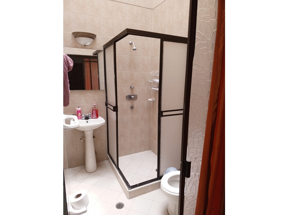 VENDO CASA ESQUINERA 3 PISOS UNIFAMILIAR EN CIUDAD 2000(A.M)CW:9741211 — foto 5