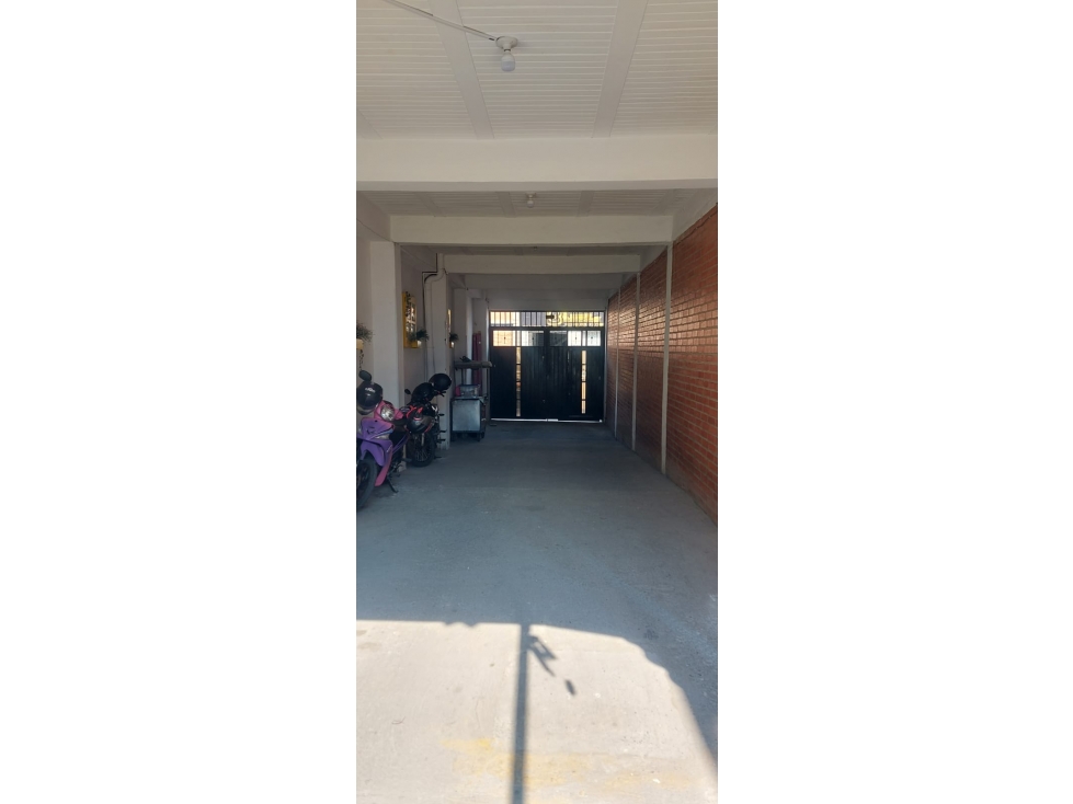 PARQUEADERO + LOCAL COMER. EN BARRIO SAN NICOLAS(M&G) CW:7152842 — foto 4