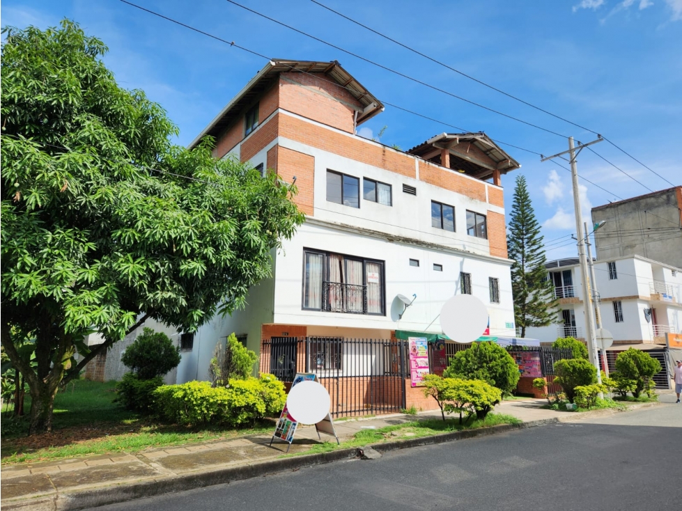 VENDO EDIF. ESQUINERO EN B/. CANEY DE 4 PISOS (M&G)CW:7067366 — foto 2