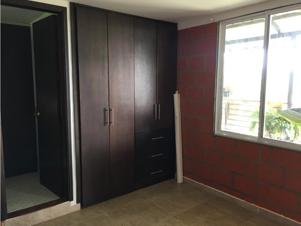 VENDO HERMOSA CASA-FINCA CAMPESTRE EN EL LAGO CALIMA (YL) CW:5294270 - 4