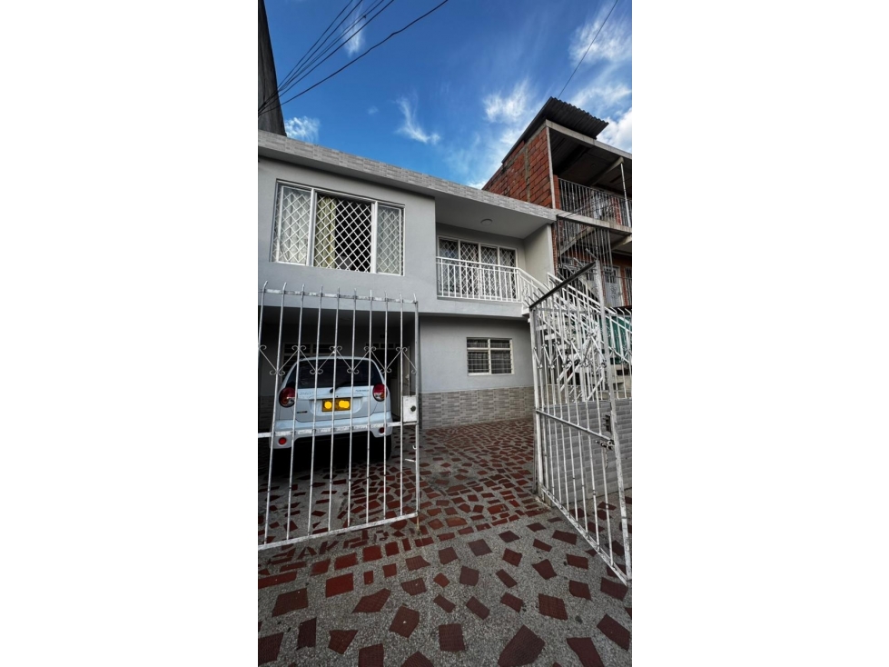 VENDO CASA BIFAMILIAR EN EL BARRIO EL GUABAL(P.Z) CW:9576937