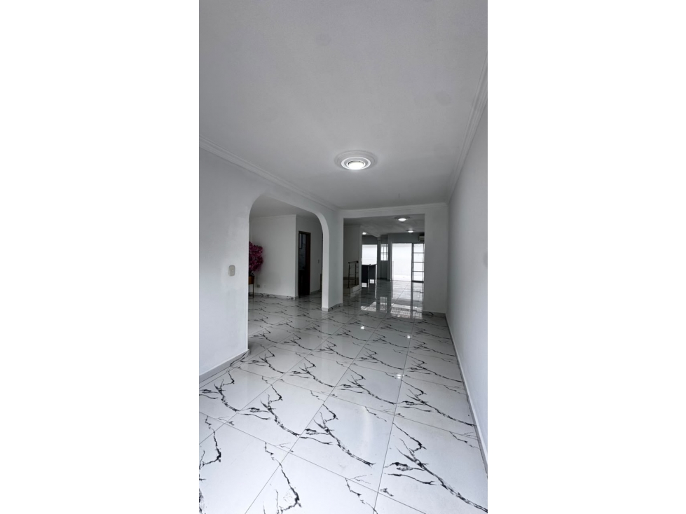 VENDO CASA DE 2 PISOS UNIFAMILIAR EN LA FLORA (P.Z) CW:10036014 — foto 3