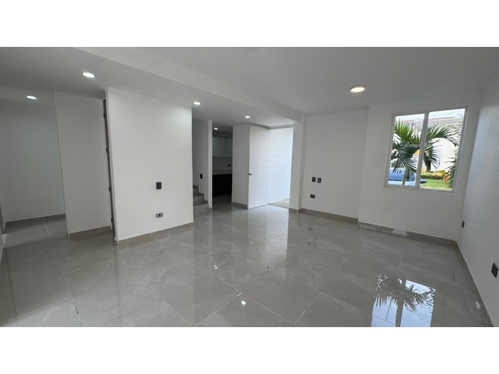 VENDO CASA REMODELADA EN EL CASTILLO JAMUNDI (P.Z) CW:10433149 - 3