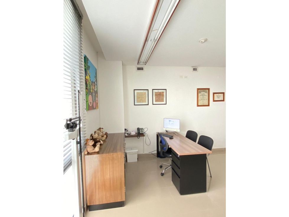VENDO CONSULTORIO MEDICO EN CLINICA FARALLONES (I.K) CW:8337770 — foto 5