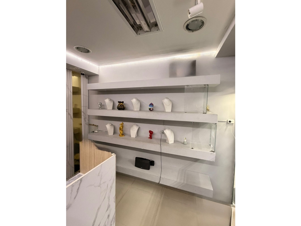 VENDO LOCAL COMERCIAL EN CENTRO COMERCIAL DEL SUR (I.K) CW:10166085 — foto 4