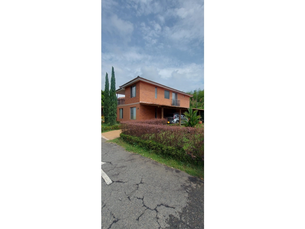 VENDO ESPECTACULAR CASA EN EL CASTILLO JAMUNDI (M&G) CW:6768734 — foto 3