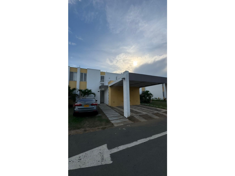 VENDO CASA REMODELADA EN EL CASTILLO JAMUNDI (P.Z) CW:10433149 - 2