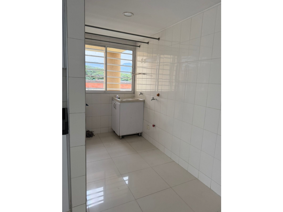 VENDO APARTAMENTO PISO 3 CON ASCENSOR EN GUADUALES (P.Z) CW: 9865033 — foto 5