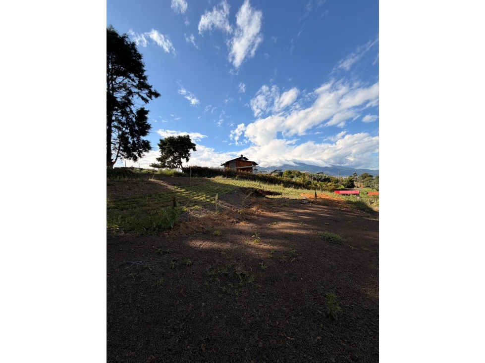 VENTA DE ESPECTACULAR LOTE EN CONDOMIO EN LAGO CALIMA (PZ) CW: 9890580 - 4