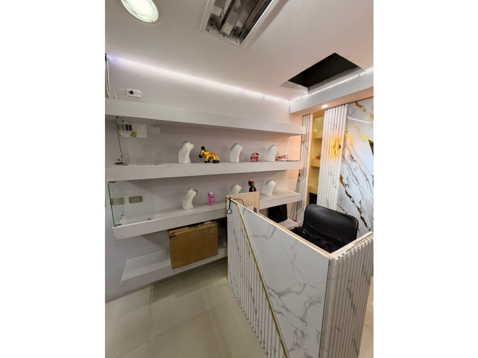 VENDO LOCAL COMERCIAL EN CENTRO COMERCIAL DEL SUR (I.K) CW:10166085 — foto 3