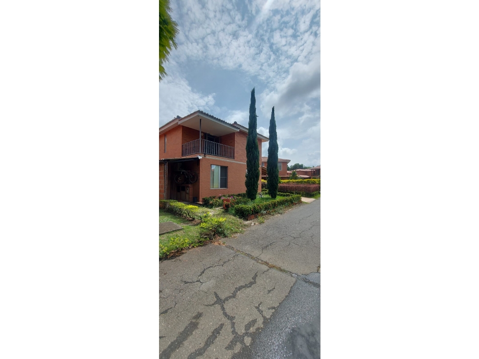 VENDO ESPECTACULAR CASA EN EL CASTILLO JAMUNDI (M&G) CW:6768734 — foto 2