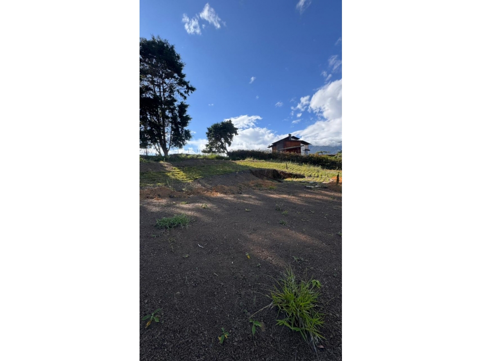 VENTA DE ESPECTACULAR LOTE EN CONDOMIO EN LAGO CALIMA (PZ) CW: 9890580 - 5