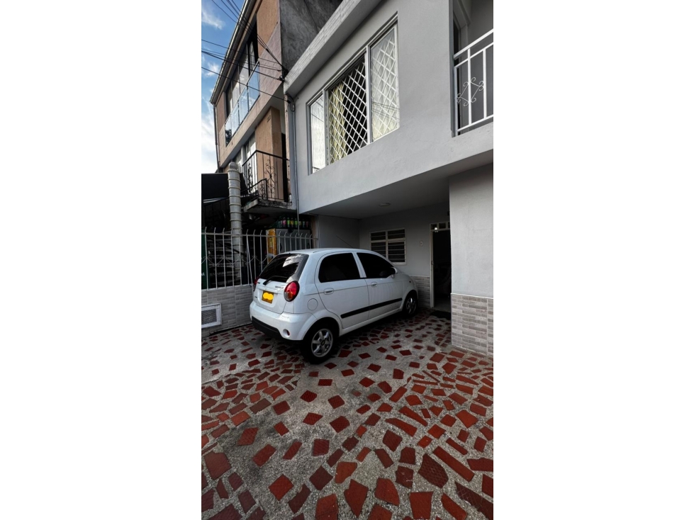VENDO CASA BIFAMILIAR EN EL BARRIO EL GUABAL(P.Z) CW:9576937 — foto 2