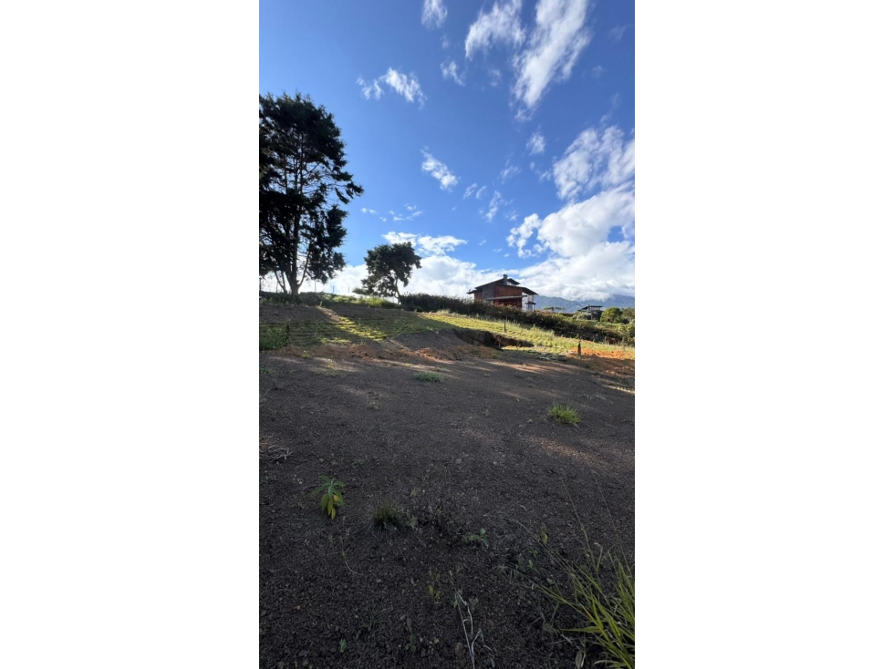 VENTA DE ESPECTACULAR LOTE EN CONDOMIO EN LAGO CALIMA (PZ) CW: 9890580 - 6