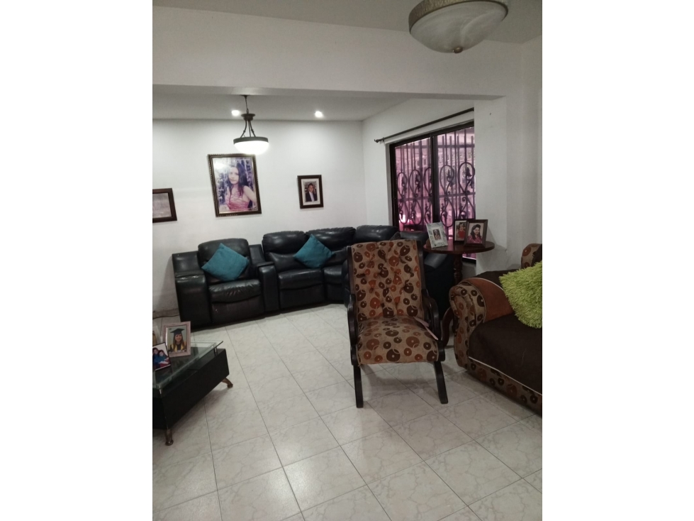 VENDO CASA ESQUINERA 3 PISOS UNIFAMILIAR EN CIUDAD 2000(A.M)CW:9741211 — foto 3
