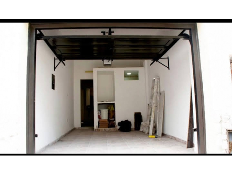 VENDO CASA DE 2 PISOS UNIFAMILIAR EN GRANADA (L.R) CW:7998834 — foto 4