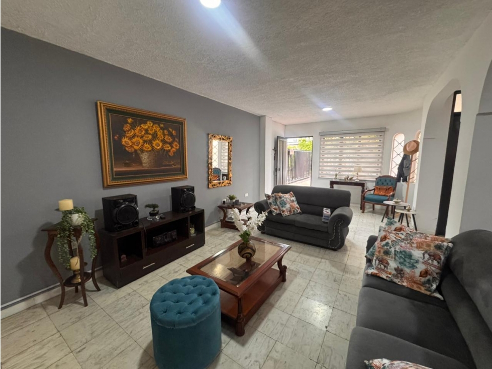 VENDO CASA BIFAMILIAR EN EL BARRIO CAMBULOS (I.K) CW:9518523