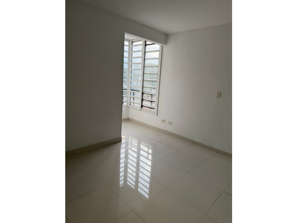 VENDO APARTAMENTO PISO 3 CON ASCENSOR EN GUADUALES (P.Z) CW: 9865033 — foto 6