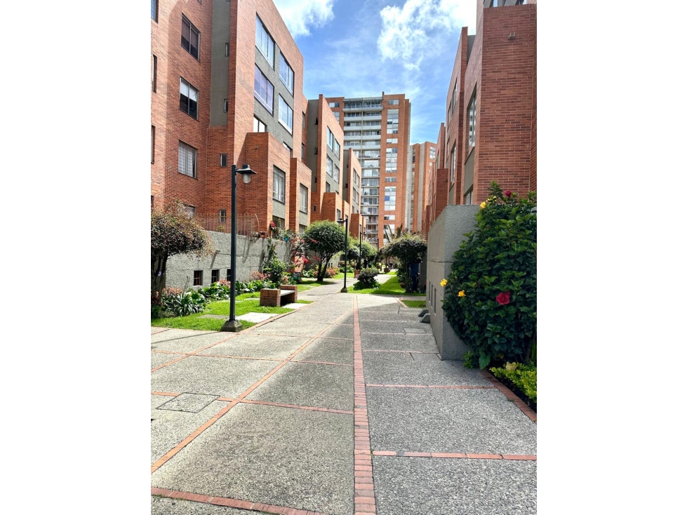 EN RENTA APARTAMENTO ILUMINADO — foto 2